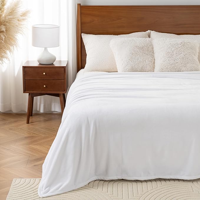 Luxury Fleece Warm Blanket, Soft Lightweight Velvety Plush Blanket by Unknown