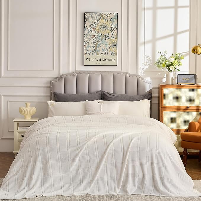 Oversized King Fleece Blanket 120x120 Inches, Seamless Soft Cozy 3D Jacquard - Image 3