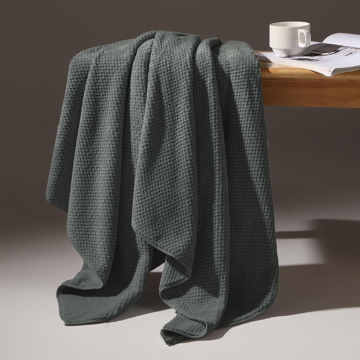 redkiss soft 6 piece bath towels set, 2 on a desk or shelf