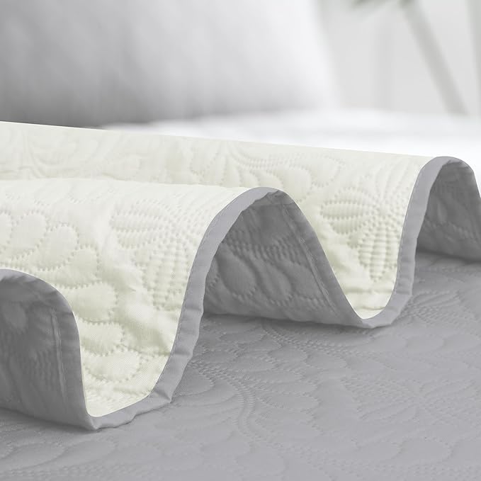 Easy-Going Twin Size Reversible Quilt Set - Image 6