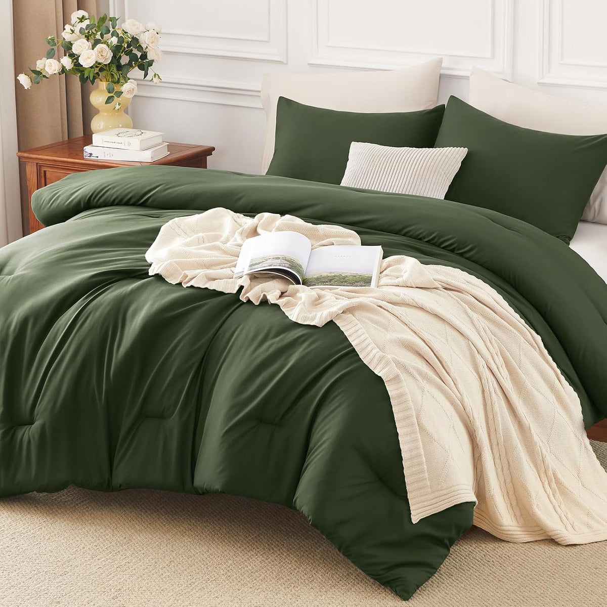 himeet full size comforter sets, 3 pieces with on a desk or shelf