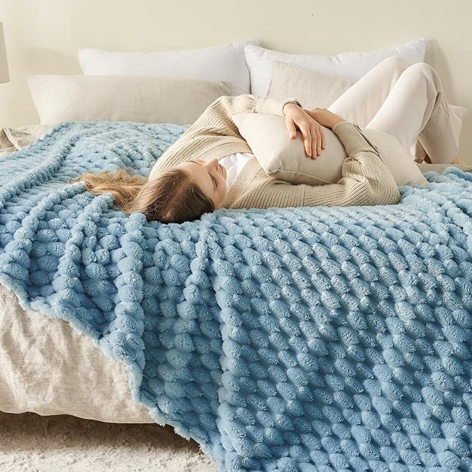 NEWCOSPLAY Super Soft Twin Blanket Blue Premium Silky Flannel Fleece 3D Clouds - Image 3