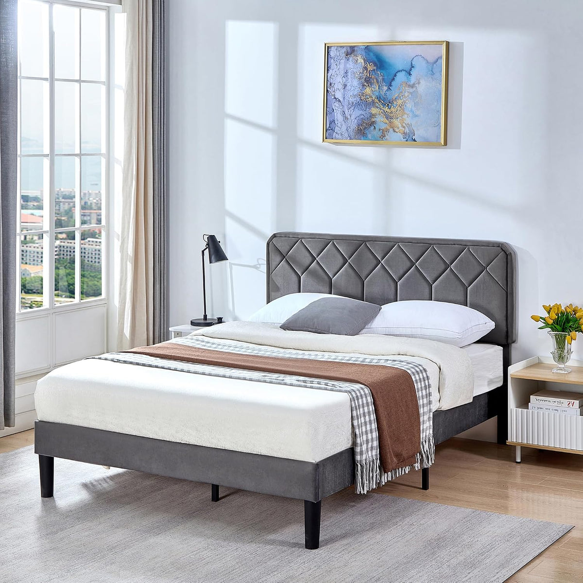 vecelo queen size bed frame, velvet upholstered platform, close-up detail