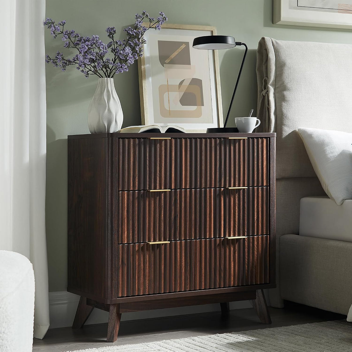 t4tream 32" fluted 3 drawer dresser for bedroom, close-up detail