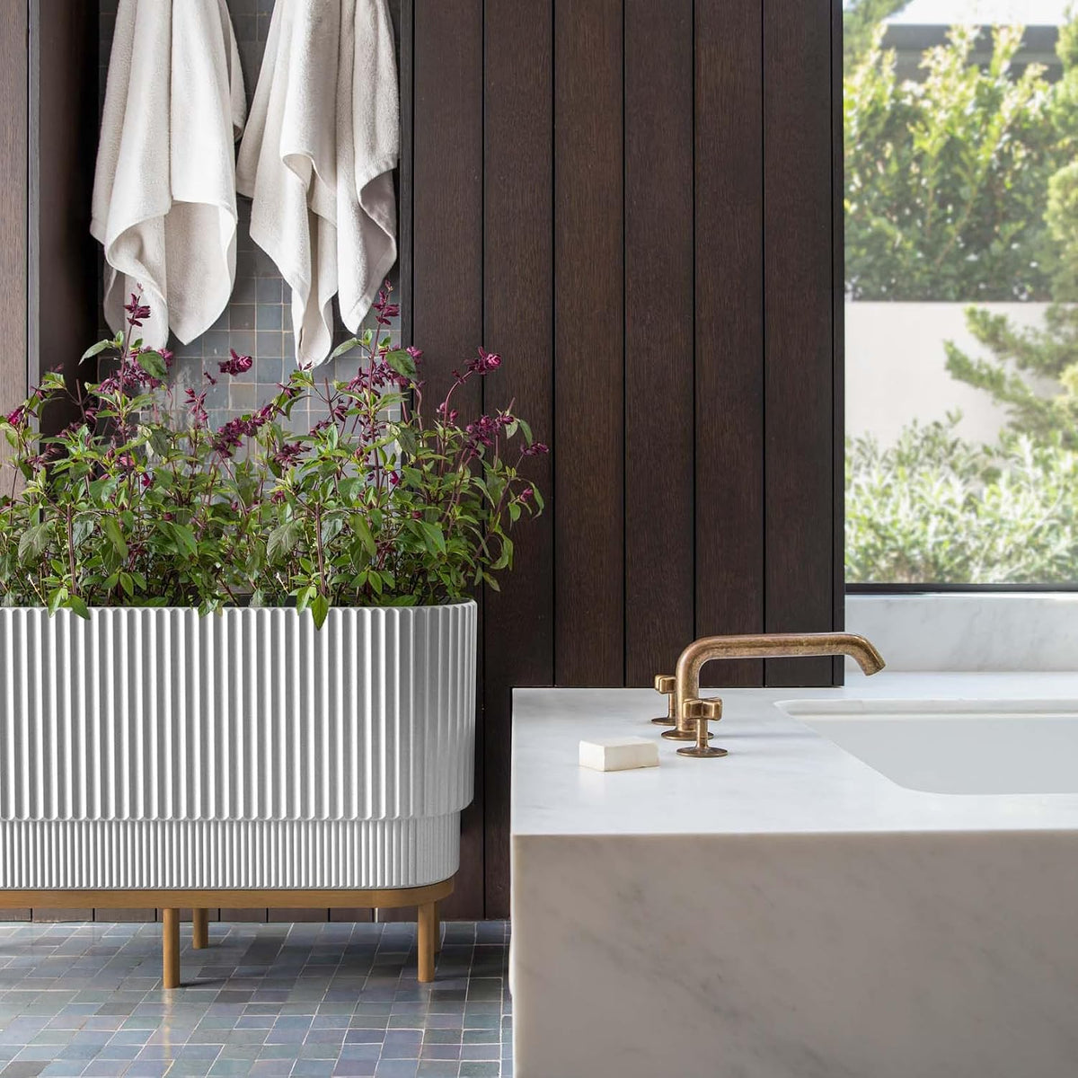 veradek demi series raised long planter - wide showing dimensions