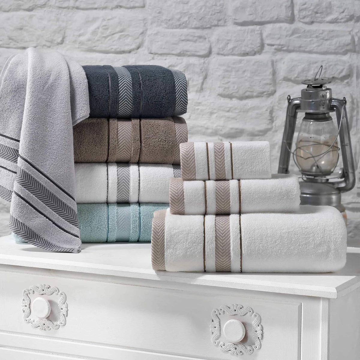 bath towels set for bathroom – luxury 6-piece, close-up detail