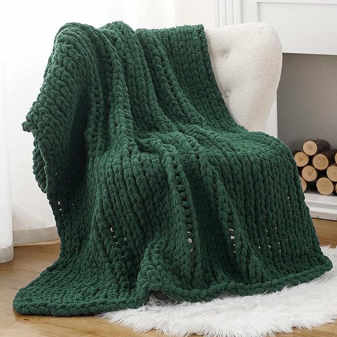Battilo Dark Green Chunky Knit Throw Blanket, Soft and Thick Chirstmas Green - Image 3