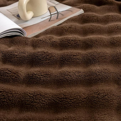 YUSOKI Luxury 3D Bubble Throw Blanket 3.1lb, All Ages, Home Decoration - Image 4