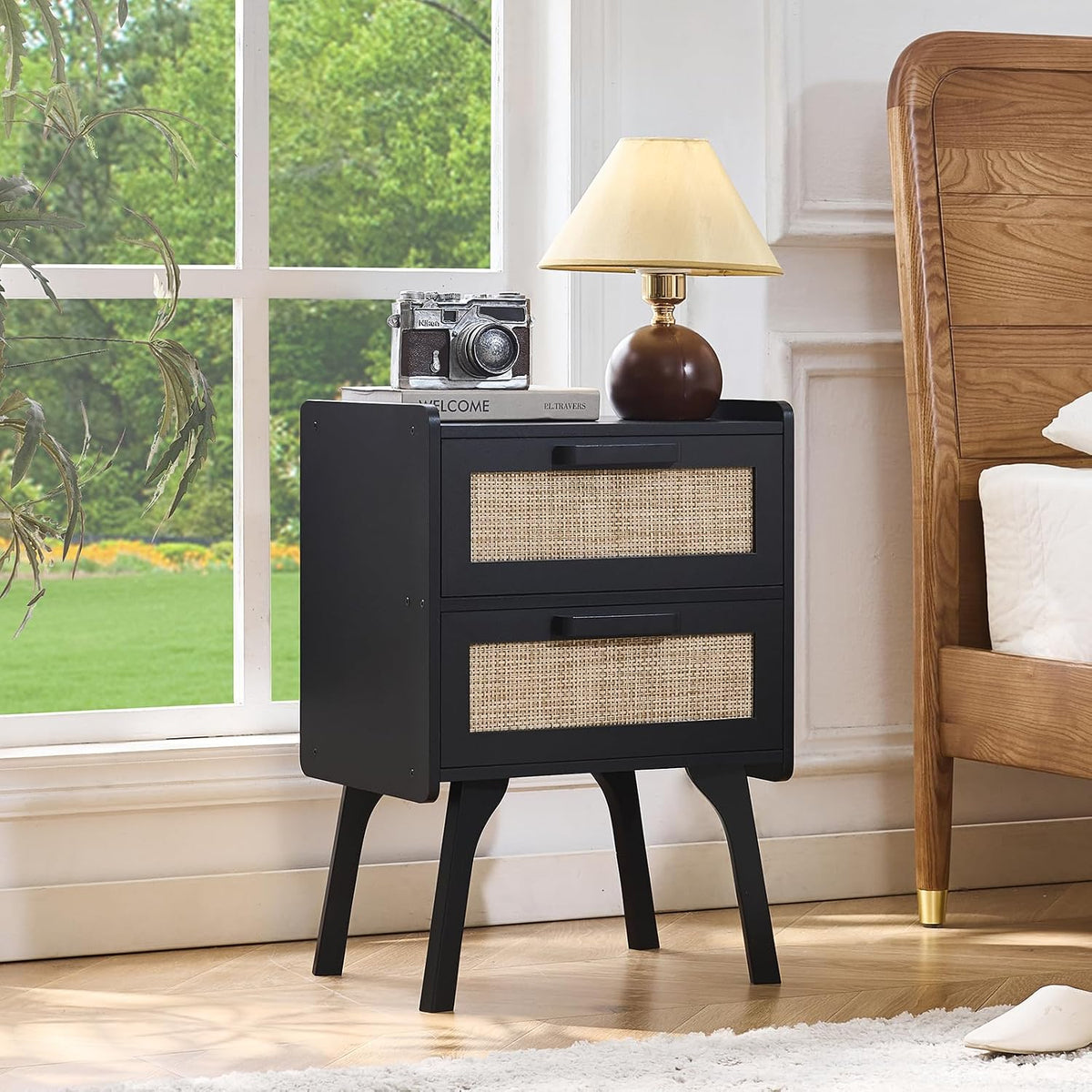 lerliuo rattan nightstands set of 2 for bedroom, close-up detail