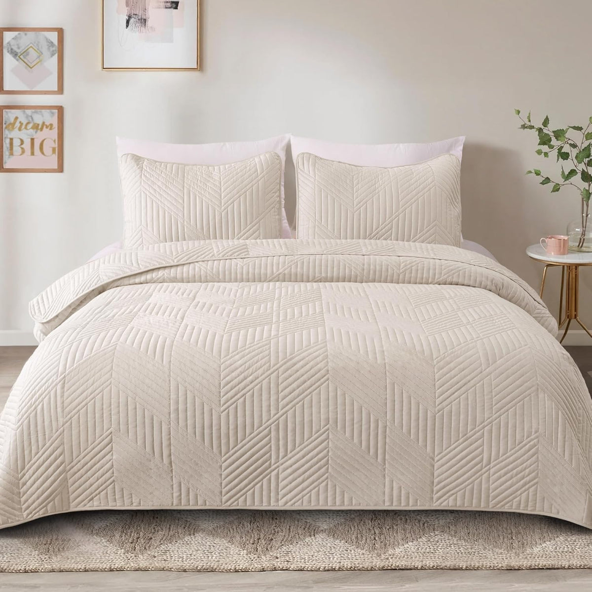 exclusivo mezcla ultrasonic full queen quilt bedding set shown in use