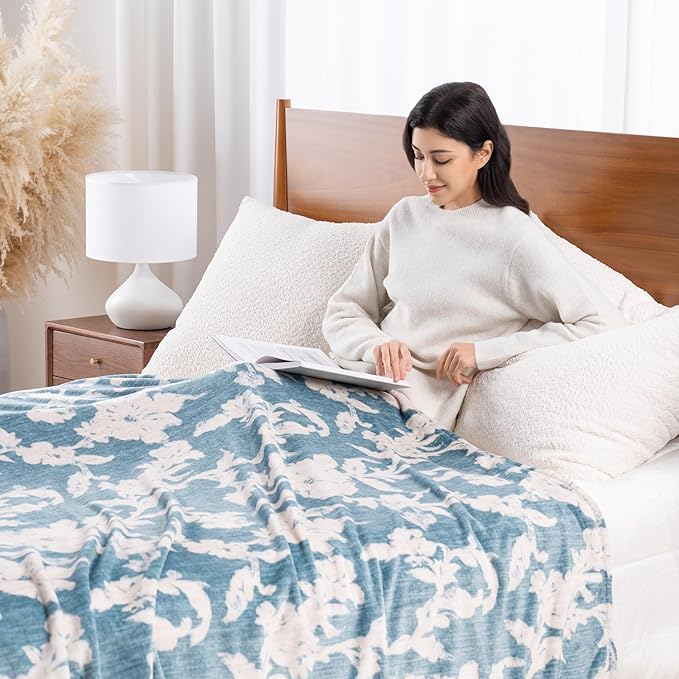 Luxury Printed Fleece Warm Blanket, Soft Lightweight Velvety Plush Throw - Image 3
