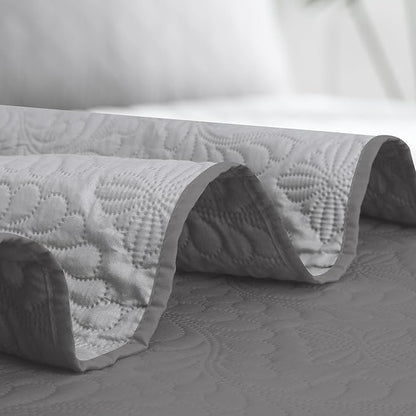 Easy-Going Twin Size Reversible Quilt Set - Image 6