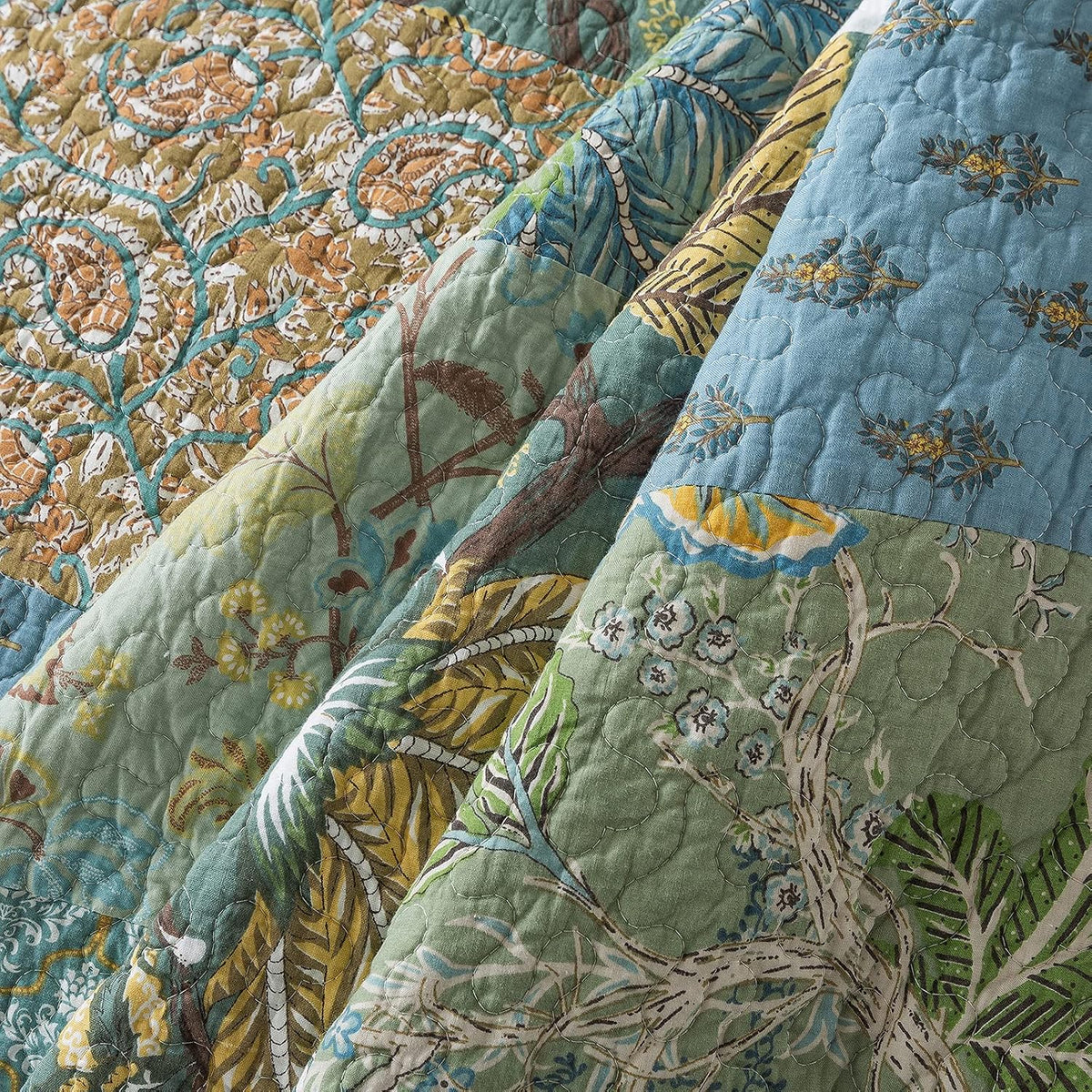 newlake cotton patchwork bedspread, 3-piece bedding quilt set, front angle view