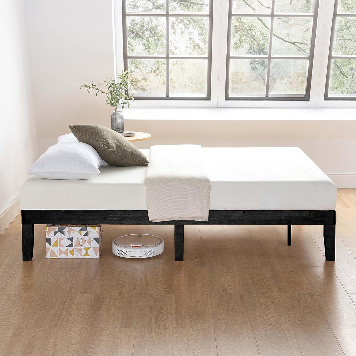 mellow naturalista classic 12 inch solid wood platform, close-up detail