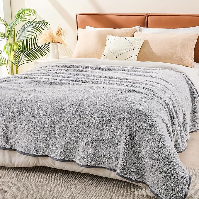 EMME Soft Sherpa Fleece Blanket Reversible Plush Fluffy Large Blanket, Light - Image 6