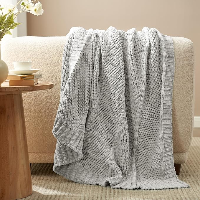 Amélie Home Chevron Chenille Knit Throw Blanket by Am%C3%A9lieHome