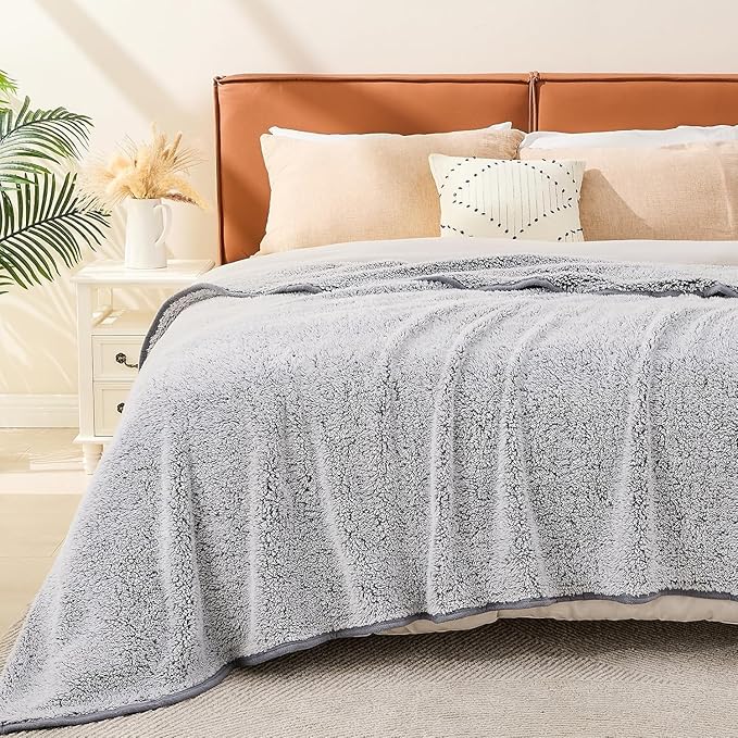 EMME Soft Sherpa Fleece Blanket Reversible Plush Fluffy Large Blanket, Light - Image 3