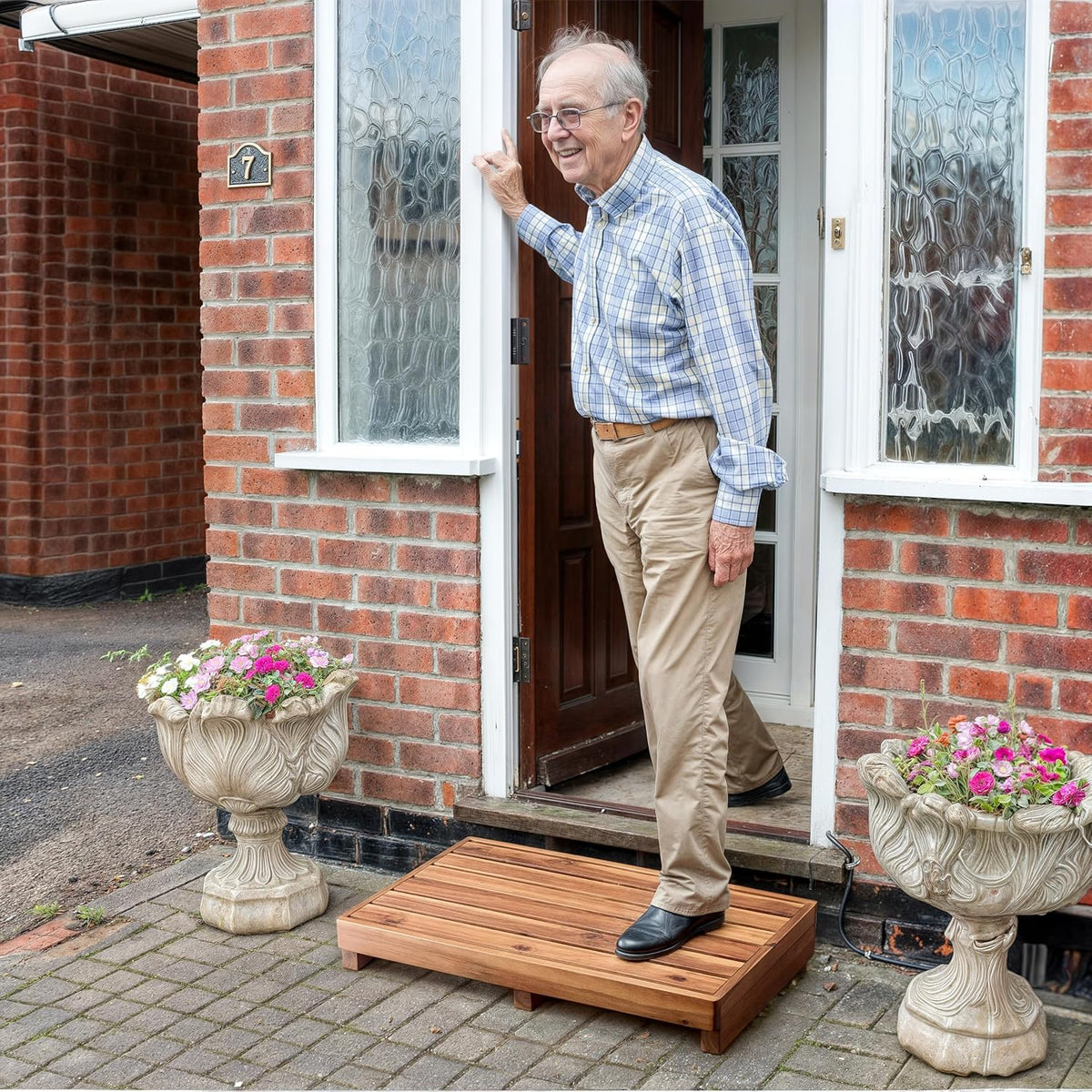 tinamo 3.5" one step stool, acacia step stool showing dimensions