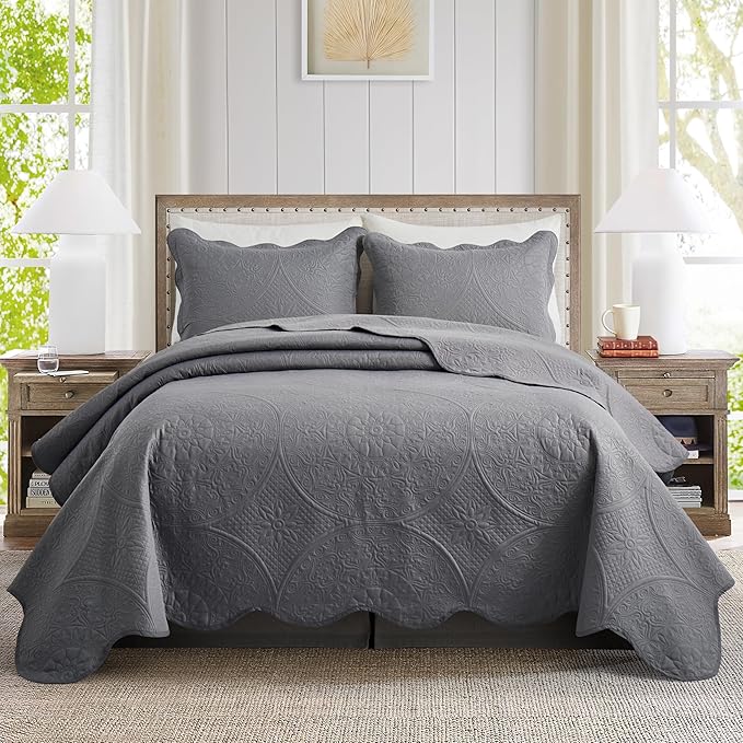 IR Imperial Rooms Twin Quilt Bedding Set Size + 1 Pillow Shams by IRImperialRooms