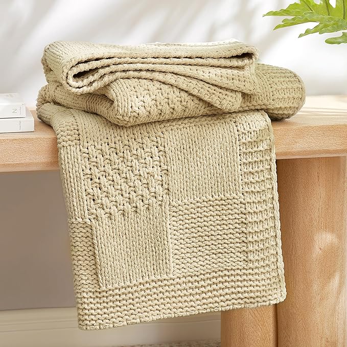 Amélie Home Checkered Chenille Knit Throw Blanket by Am%C3%A9lieHome