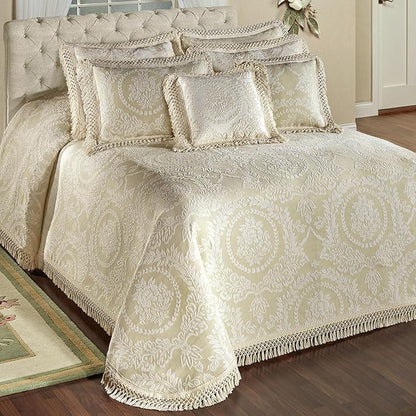 Timeless Vintage Style Bedding by TouchofClass