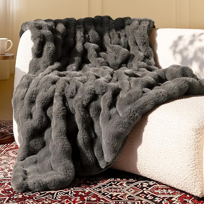 Ultra Soft Cozy Faux Fur Throw Blanket-Fuzzy Plush Thick Bubble Blanket by blunique