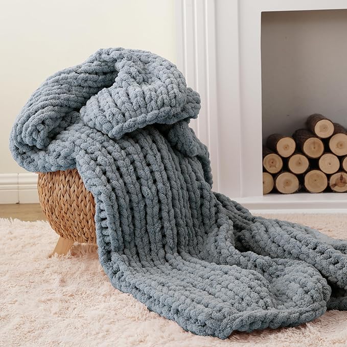 Battilo Chunky Knit Throw Blanket - Image 7