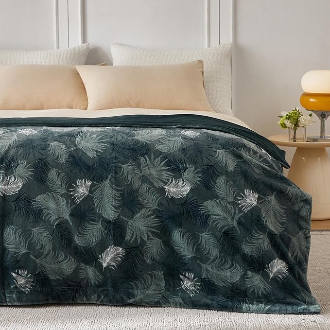 COOVA Faux Rabbit Fur & Flannel Throw Blanket 50x60 Inch - Image 5