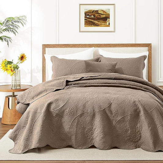 IR Imperial Rooms King Quilt Bedding Set Size + 2 Pillow Shams by IRImperialRooms