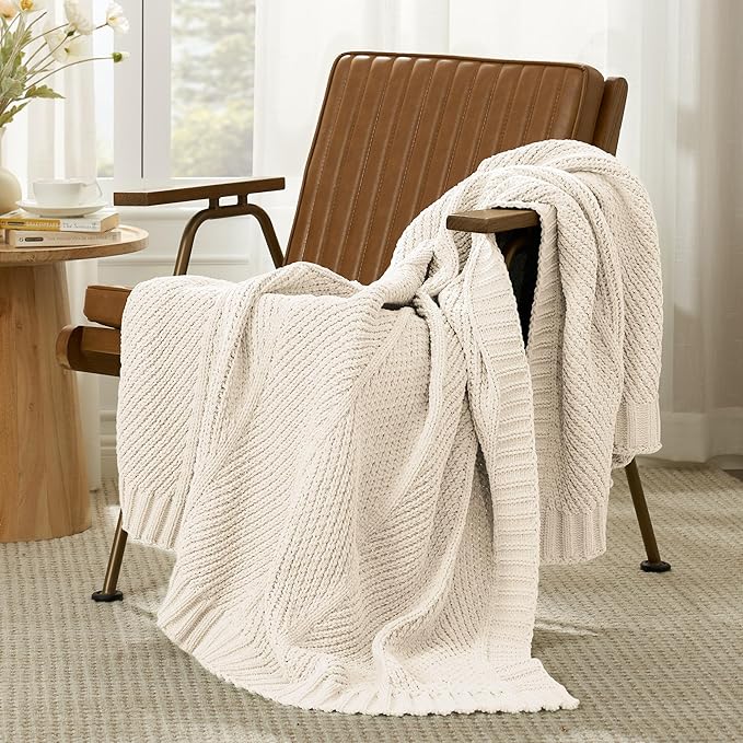 Amélie Home Chevron Chenille Knit Throw Blanket - Image 5