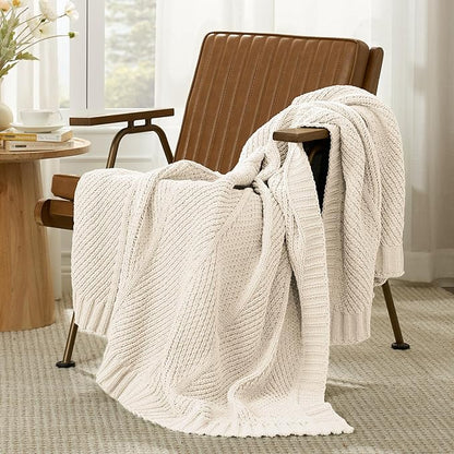 Amélie Home Chevron Chenille Knit Throw Blanket - Image 5