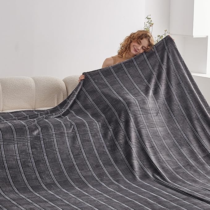Oversized King Fleece Blanket 120x120 Inches, Seamless Soft Cozy 3D Jacquard - Image 3