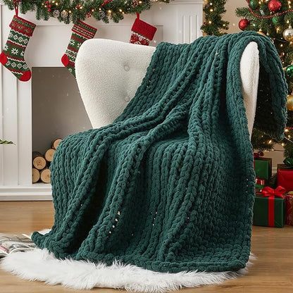 Battilo Dark Green Chunky Knit Throw Blanket, Soft and Thick Chirstmas Green by Battilo