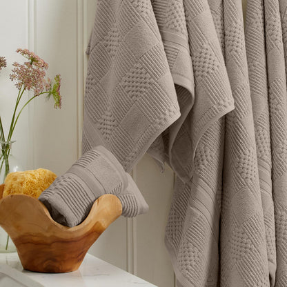 springtree home 100% cotton bath towel set |, front angle view