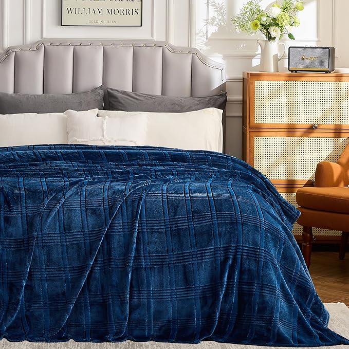Oversized King Fleece Blanket 120x120 Inches, Seamless Soft Cozy 3D Jacquard by Korbliss