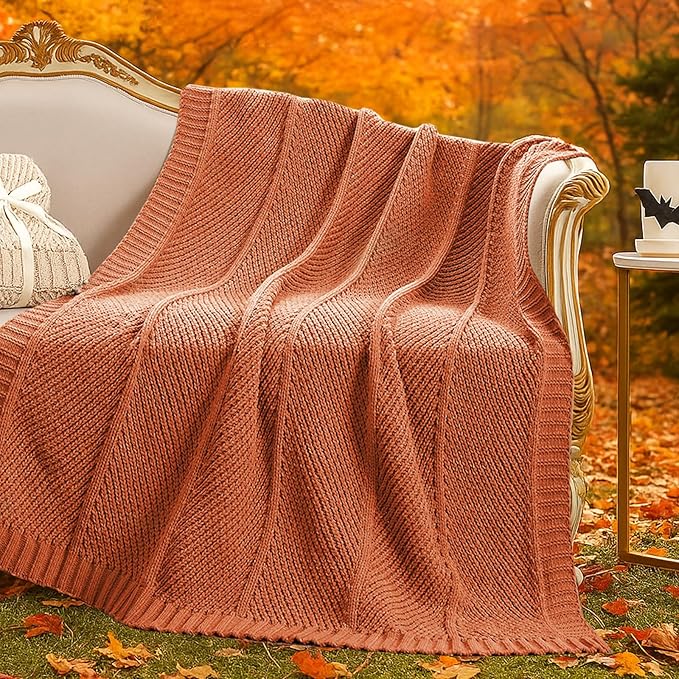 Amélie Home Chevron Chenille Knit Throw Blanket by Am%C3%A9lieHome