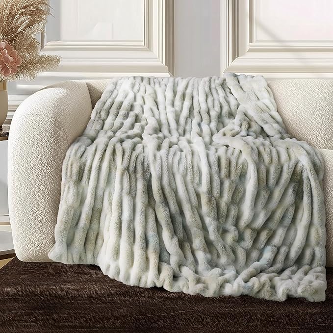 Ultra Soft Cozy Faux Fur Throw Blanket, Fuzzy Plush Thick Bubble Blanket by blunique