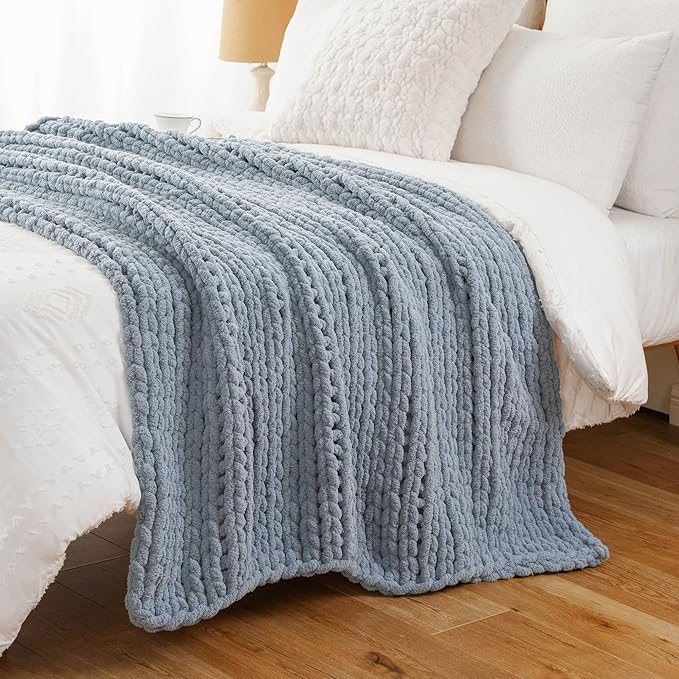 Battilo Chunky Knit Throw Blanket - Image 9