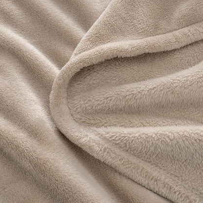 Luxury Fleece Warm Blanket, Soft Lightweight Velvety Plush Blanket - Image 9
