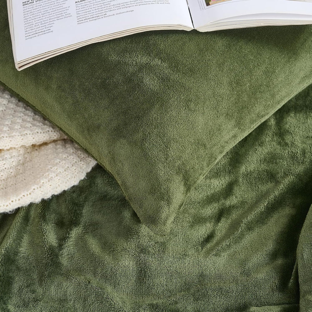 Wajade King Size Comforter Set- 3 Pieces Dark Green Bed in A Bag for All Seas...