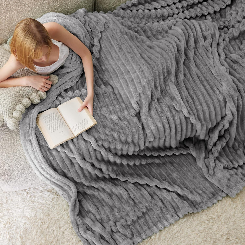 Bedsure Full Size Fleece Blankets for Bed Frost Gray 84"x90"
