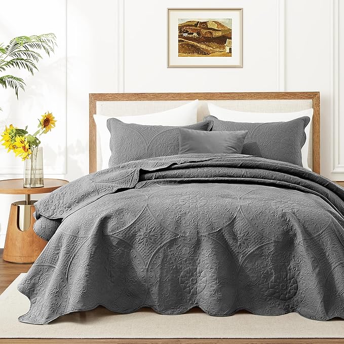 IR Imperial Rooms Queen Quilt Bedding Set Size + 2 Pillow Shams by IRImperialRooms