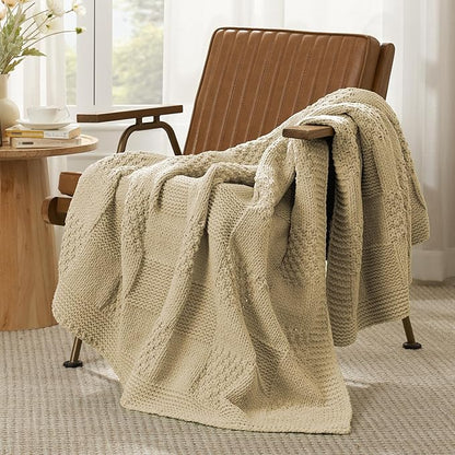 Amélie Home Checkered Chenille Knit Throw Blanket - Image 3