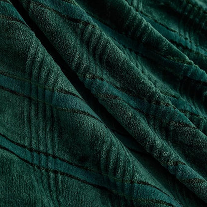 Oversized King Fleece Blanket 120x138 Inches, Seamless Soft Cozy 3D Jacquard - Image 5