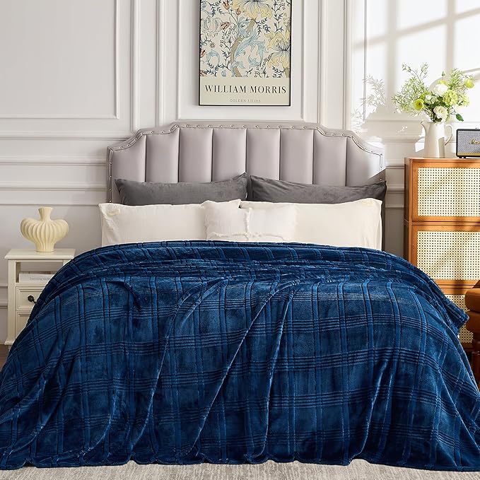 Oversized King Fleece Blanket 120x120 Inches, Seamless Soft Cozy 3D Jacquard - Image 3
