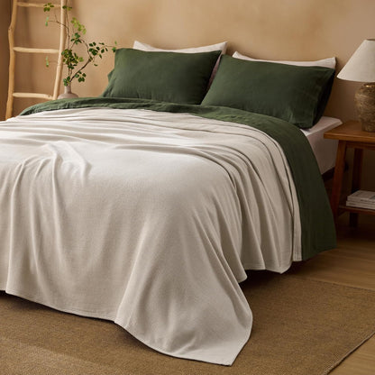 bedsure 100% cotton blanket, herringbone weave, queen size, front angle view